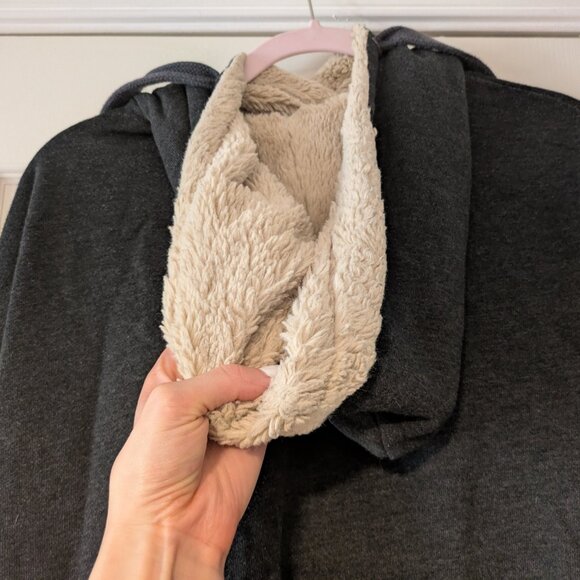 Aerie dark gray sweatshirt with fuzzy hood - Picture 3 of 5